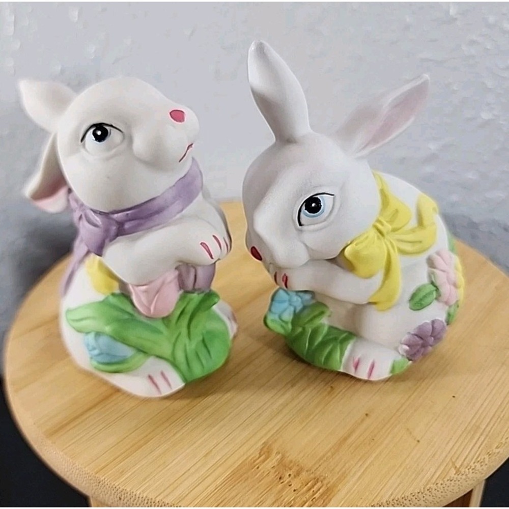 Vintage ‎ Pair Easter Bunny Rabbit Porcelain Figurine